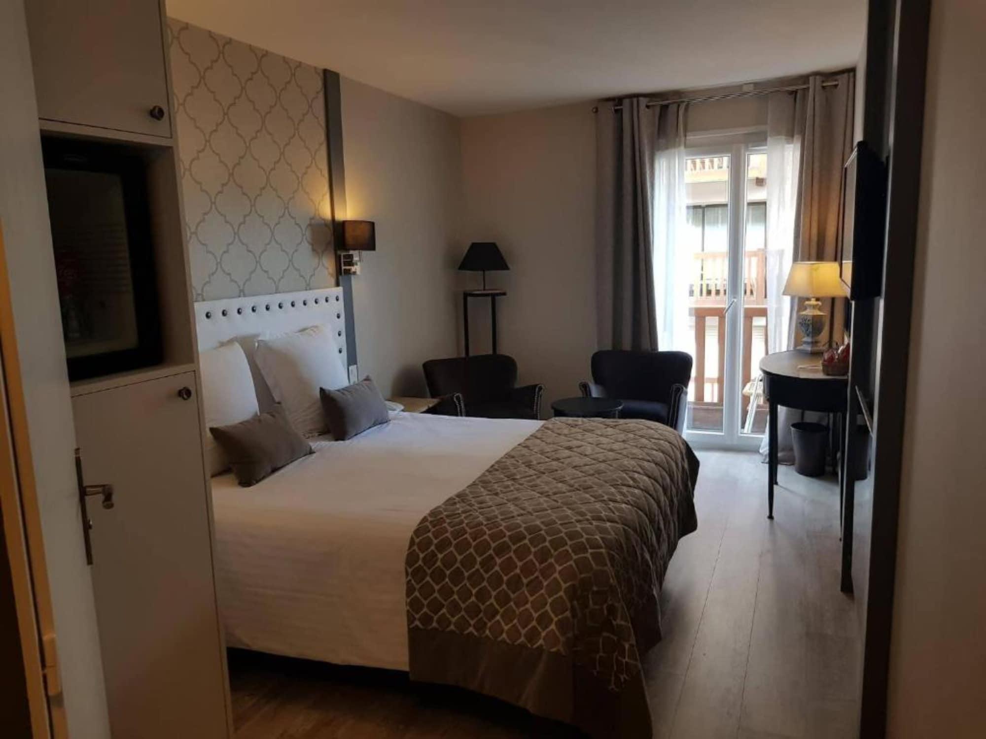 Le Trophee Boutique Hotel Spa- La Loggia Appart'Hotel دوفييل المظهر الخارجي الصورة