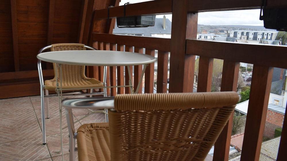 Le Trophee Boutique Hotel Spa- La Loggia Appart'Hotel دوفييل المظهر الخارجي الصورة
