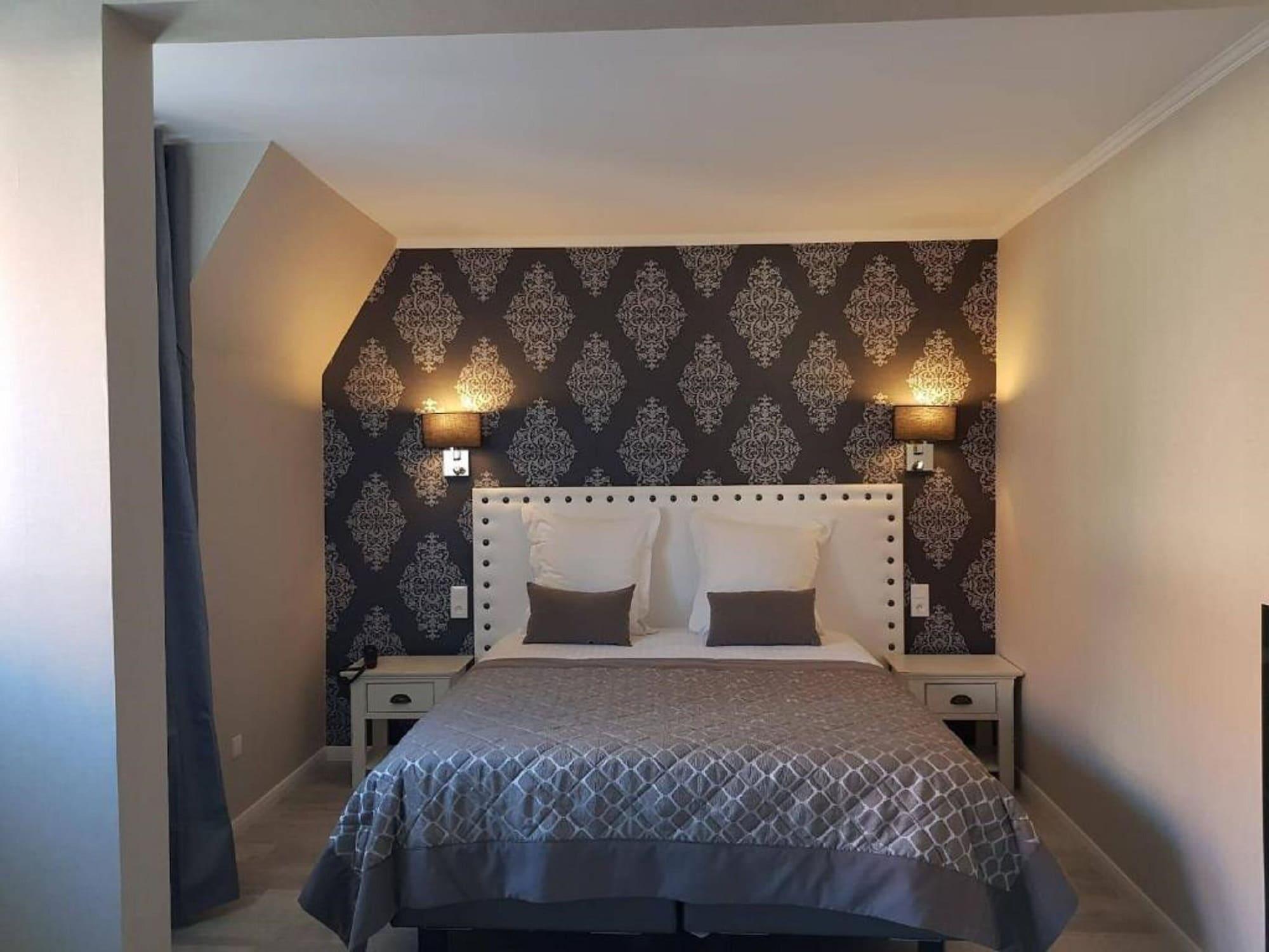Le Trophee Boutique Hotel Spa- La Loggia Appart'Hotel دوفييل المظهر الخارجي الصورة