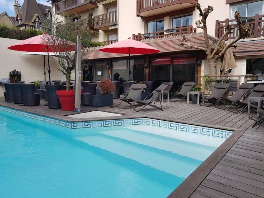 Le Trophee Boutique Hotel Spa- La Loggia Appart'Hotel دوفييل المظهر الخارجي الصورة