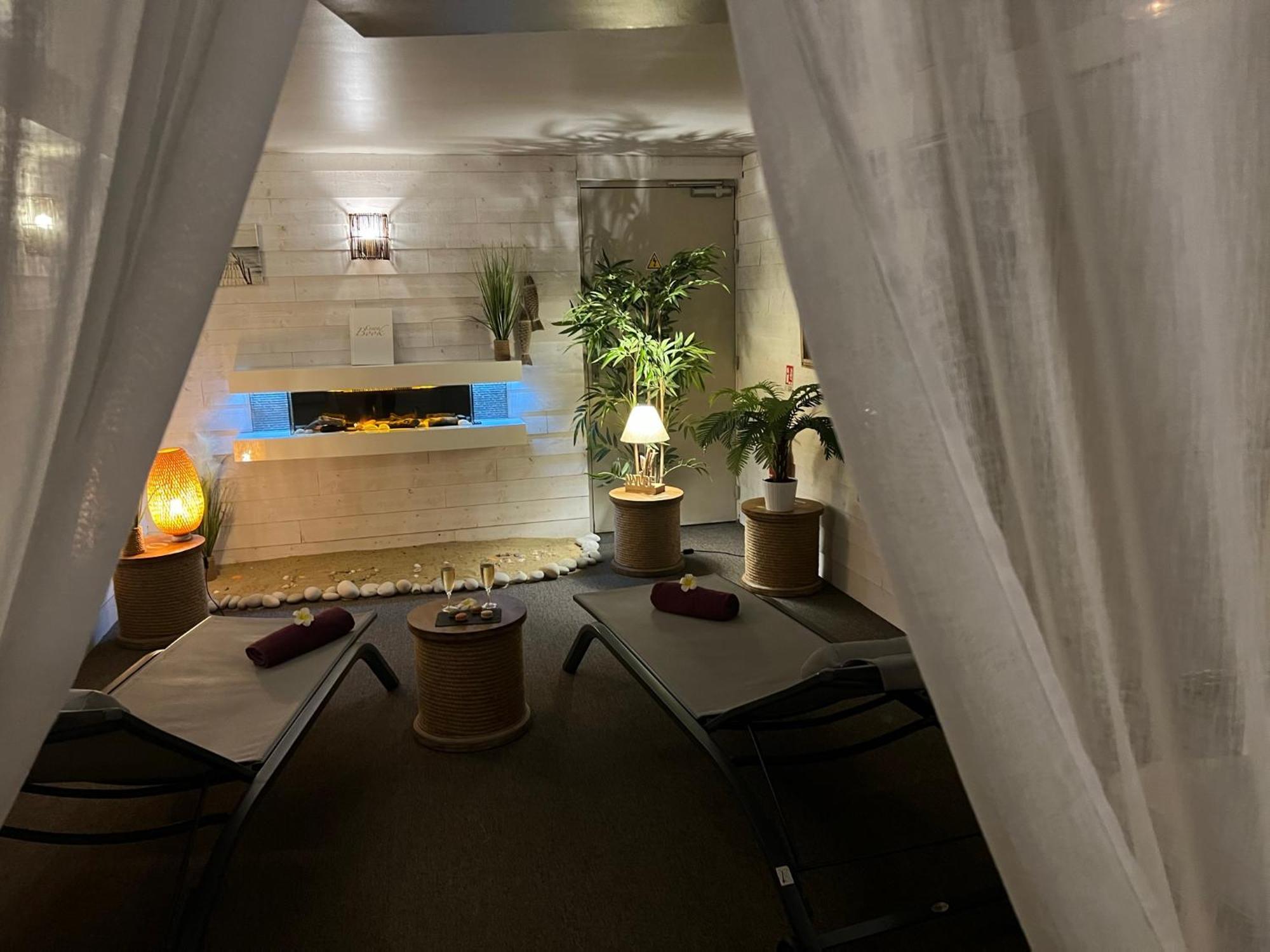 Le Trophee Boutique Hotel Spa- La Loggia Appart'Hotel دوفييل المظهر الخارجي الصورة