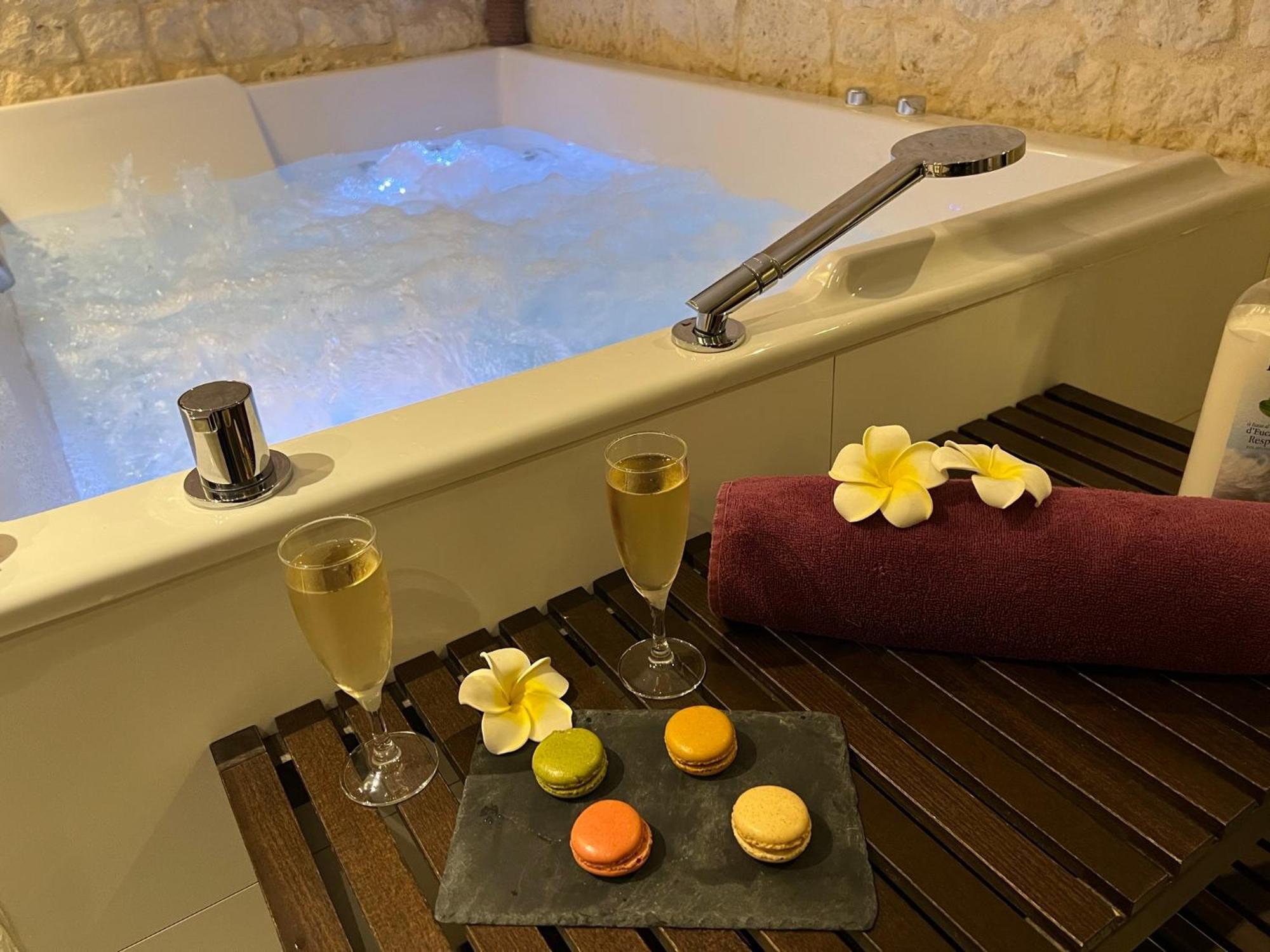 Le Trophee Boutique Hotel Spa- La Loggia Appart'Hotel دوفييل المظهر الخارجي الصورة