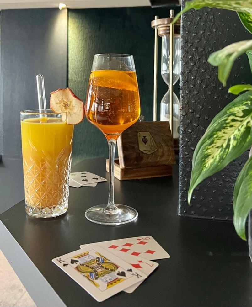 Le Trophee Boutique Hotel Spa- La Loggia Appart'Hotel دوفييل المظهر الخارجي الصورة