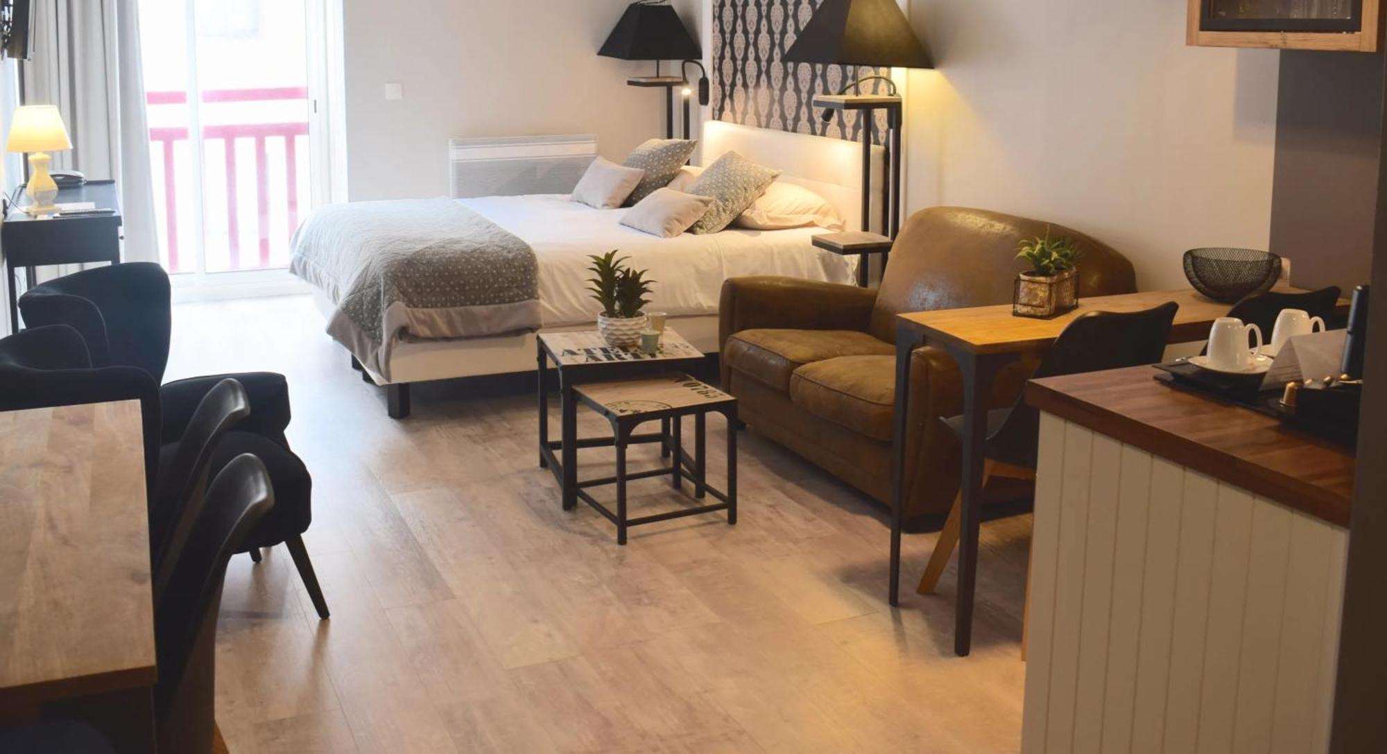 Le Trophee Boutique Hotel Spa- La Loggia Appart'Hotel دوفييل المظهر الخارجي الصورة