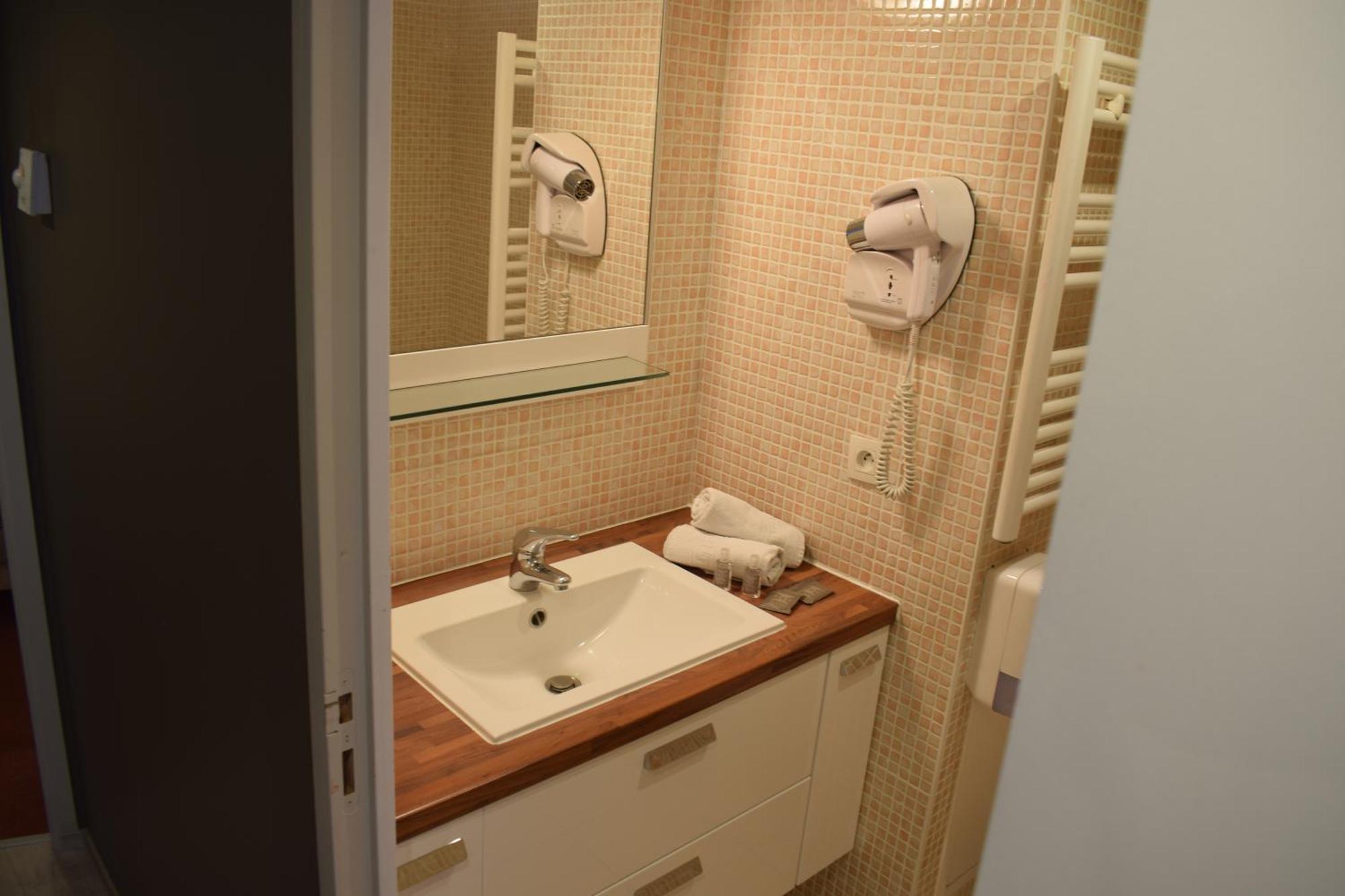 Le Trophee Boutique Hotel Spa- La Loggia Appart'Hotel دوفييل المظهر الخارجي الصورة