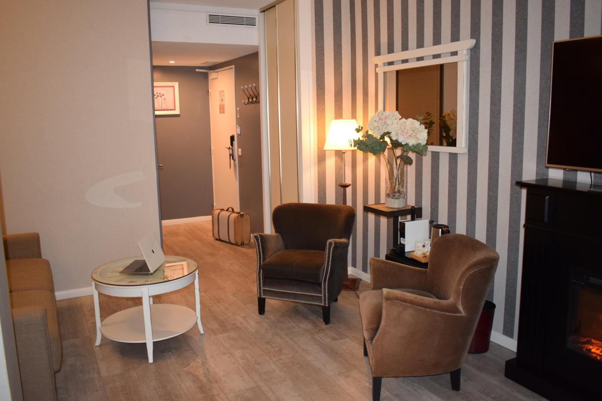 Le Trophee Boutique Hotel Spa- La Loggia Appart'Hotel دوفييل المظهر الخارجي الصورة
