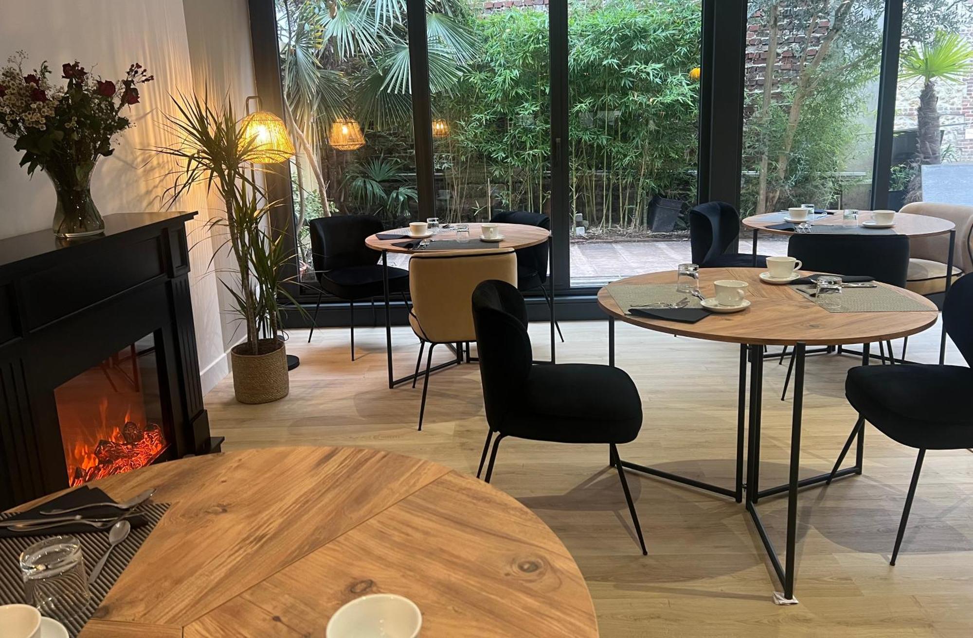 Le Trophee Boutique Hotel Spa- La Loggia Appart'Hotel دوفييل المظهر الخارجي الصورة